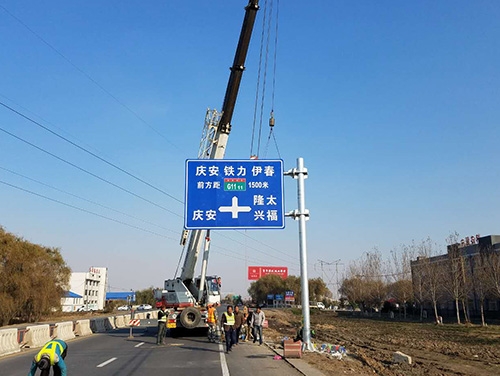 潍坊潍坊道路护栏网网片该如何进行正确的选购呢？