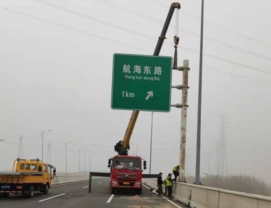 潍坊潍坊悬臂式交通标志杆